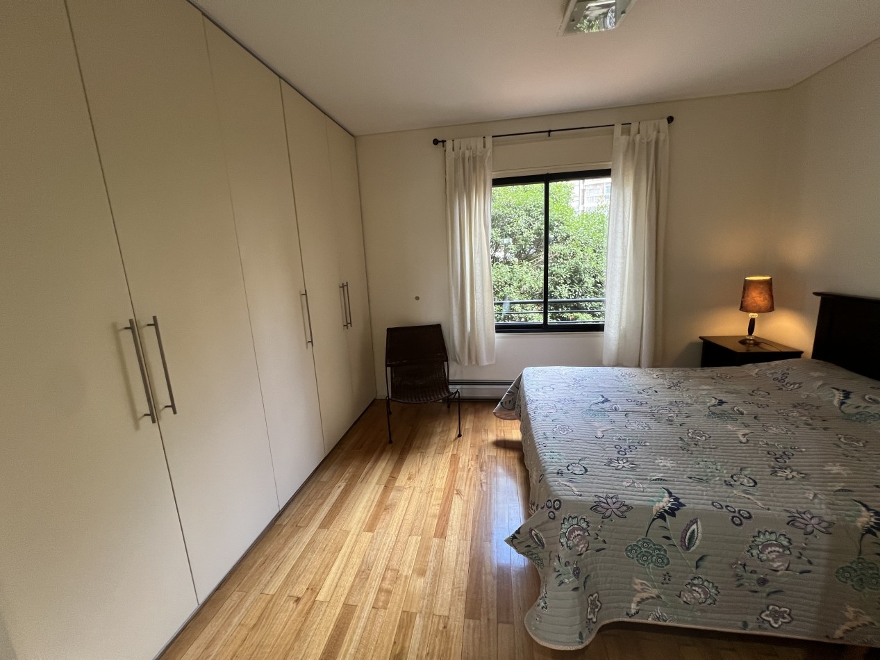 Las Cañitas - 2 ambientes, amplio dormitorio en suite , balcon, lavadero propio! Muy luminoso -  AMUEBLADO TRADICIONAL 