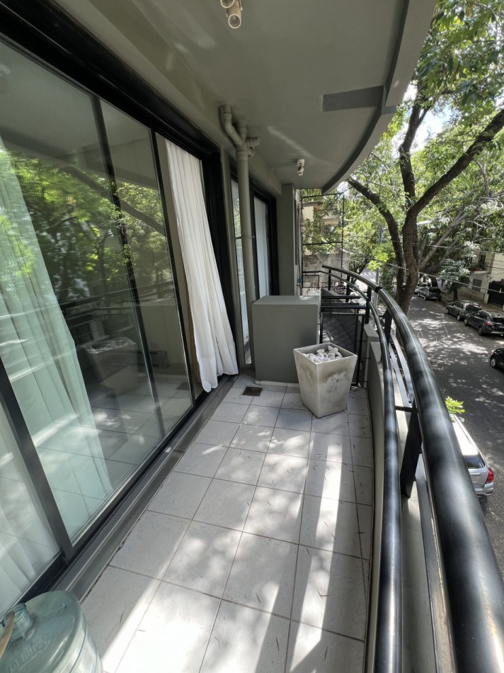 Las Cañitas - 2 ambientes, amplio dormitorio en suite , balcon, lavadero propio! Muy luminoso -  AMUEBLADO TRADICIONAL 