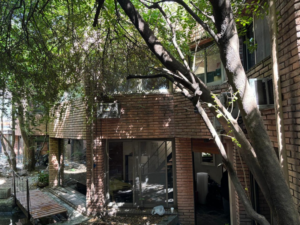 CASA EN VENTA EN COLEGIALES - 8 AMBIENTES - 5 BAÑOS - CON BOSQUE, CASCADA, ESTANQUE Y PUENTE