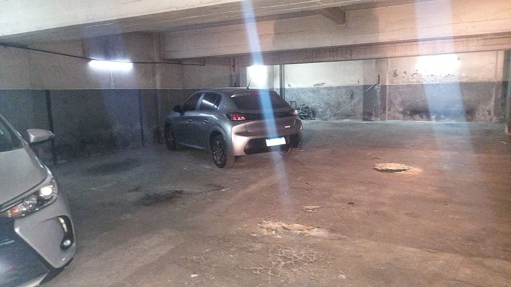 Cochera fija en planta baja en Barrio Norte, Arenales y Junin
