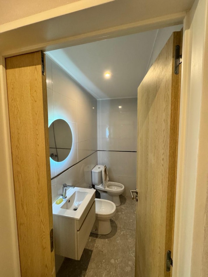 Monoambiente AMOBLADO a Estrenar con Balcon al Frente - Tucuman y Medrano - Listo para Mudarse