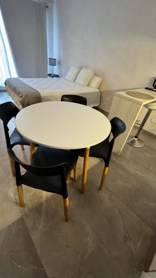 Monoambiente AMOBLADO a Estrenar con Balcon al Frente - Tucuman y Medrano - Listo para Mudarse