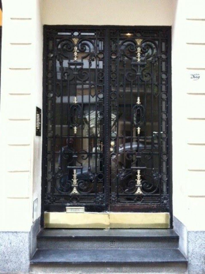 Departamento tipo casa · 3 dormitorios · 2 baños · patio · doble altura · super luminoso · totalmente equipado