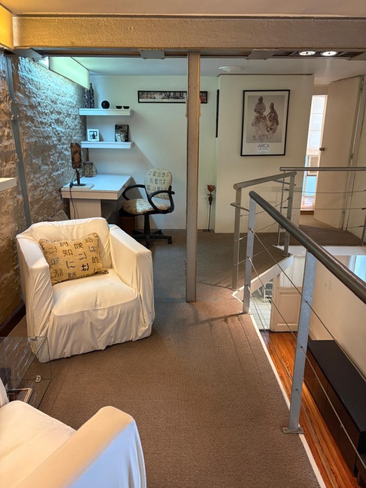 Departamento tipo casa · 3 dormitorios · 2 baños · patio · doble altura · super luminoso · totalmente equipado