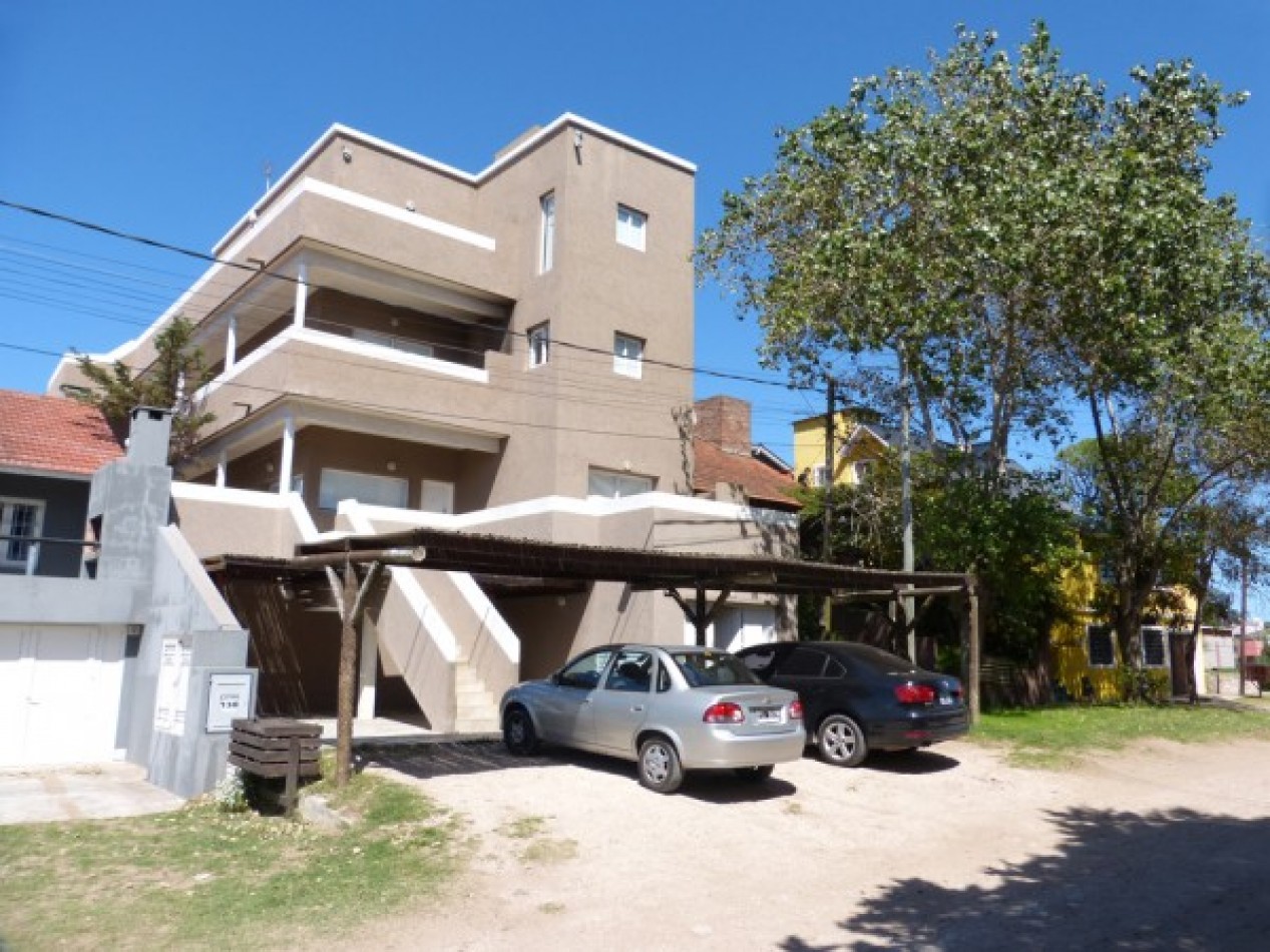 DEPARTAMENTOS 2 AMBIENTES CON PARRILLA EN MAR DE OSTENDE PINAMAR 2/3 PERSONAS