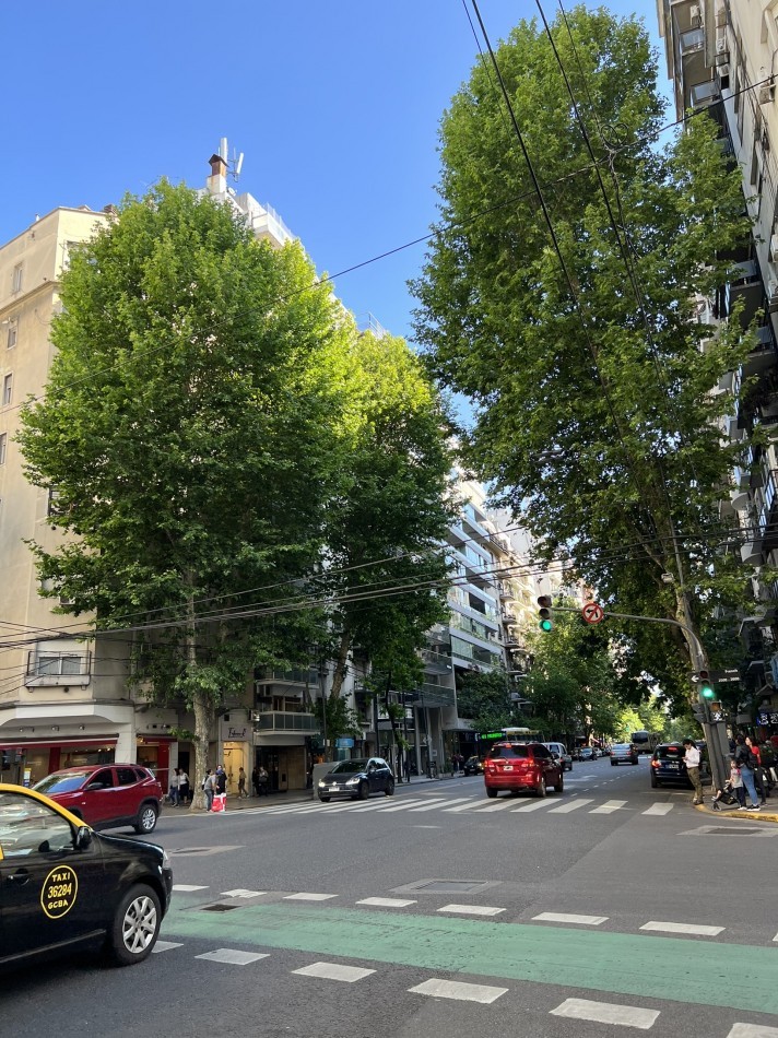 Av. Pueyrredon y French - excelente ubicacion - 2 amb con balcon temporario largo plazo!