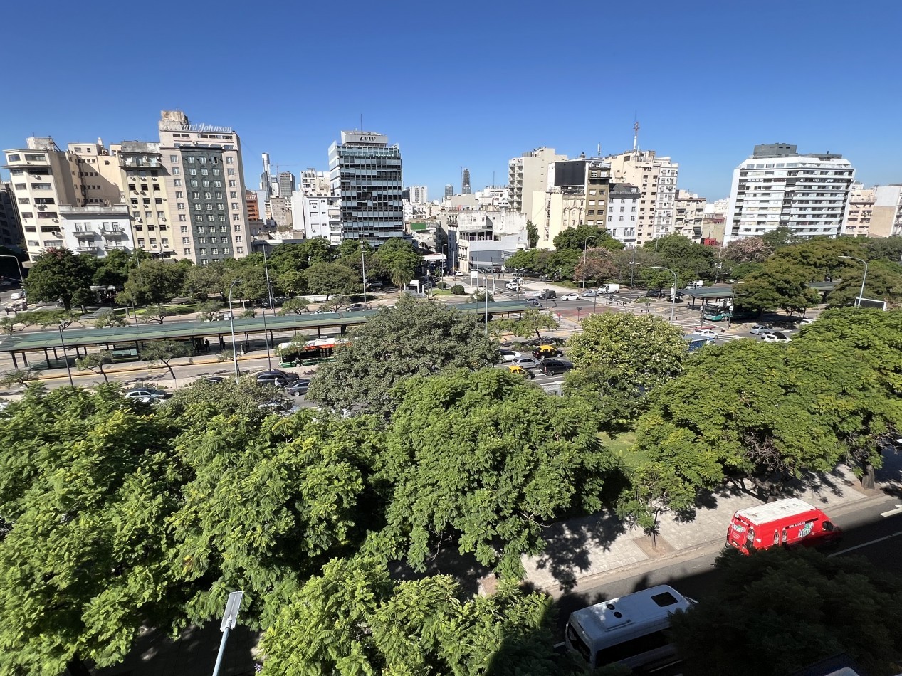 EXCENTRICO DEPARTAMENTO DE 3 NIVELES SOBRE AV. LIMA - OBELISCO- Terraza con parrilla - Long Term