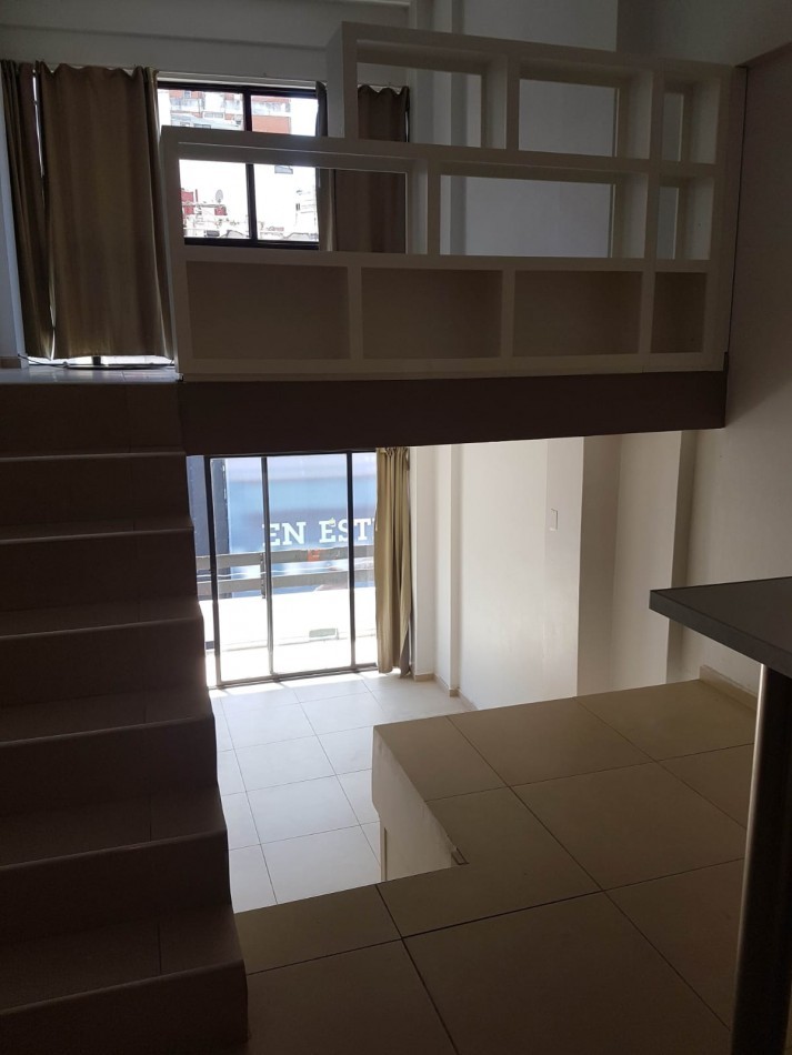 DEPARTAMENTO EN DESNIVEL EN BARRIO NORTE 2 1/2 AMBIENTES AV. SANTA FE