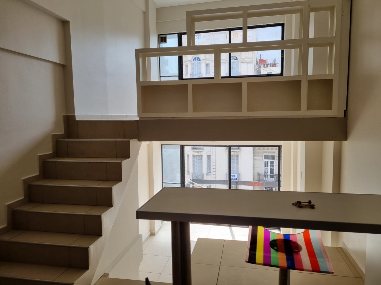 DEPARTAMENTO EN DESNIVEL EN BARRIO NORTE 2 1/2 AMBIENTES AV. SANTA FE