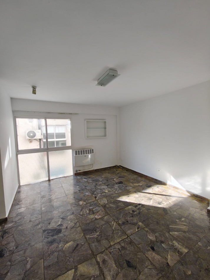 Recoleta | 2 amb. 47m² | Balcon al frente | AC | Apto mascotas | Listo para ingresar