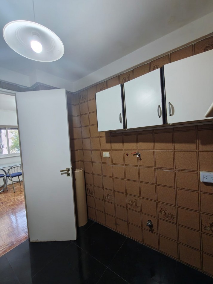 OPORTUNIDAD EN RECOLETA. Departamento de 3 ambientes super luminoso a metros de Alto Palermo. Ideal para vivienda o inversion por ubicacion, conectividad y potencial de revalorizacion