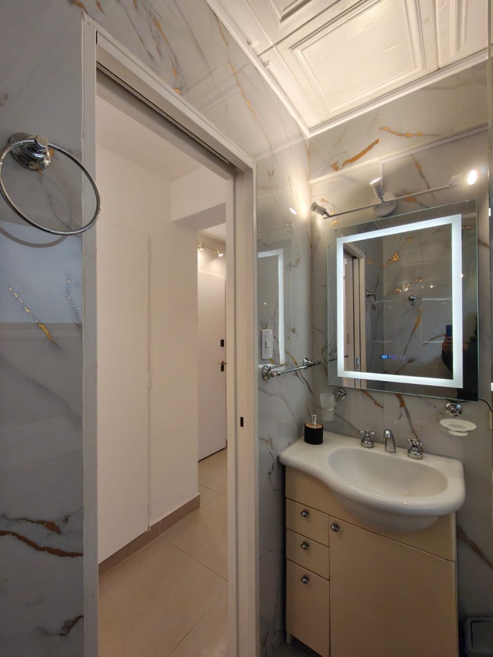 Excelente Departamento en Alquiler | Amplio, Luminoso y con Ubicacion Premium en Florida 800