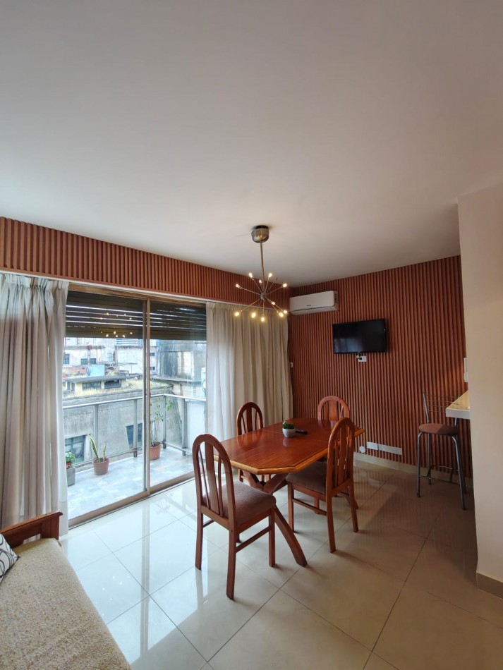 Excelente Departamento en Alquiler | Amplio, Luminoso y con Ubicacion Premium en Florida 800
