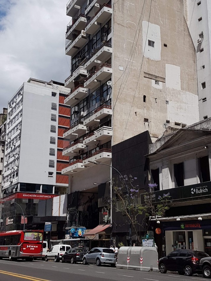 Departamento 2 Ambientes y Medio en Venta en Barrio Norte sobre Av. Santa Fe Muy Luminoso