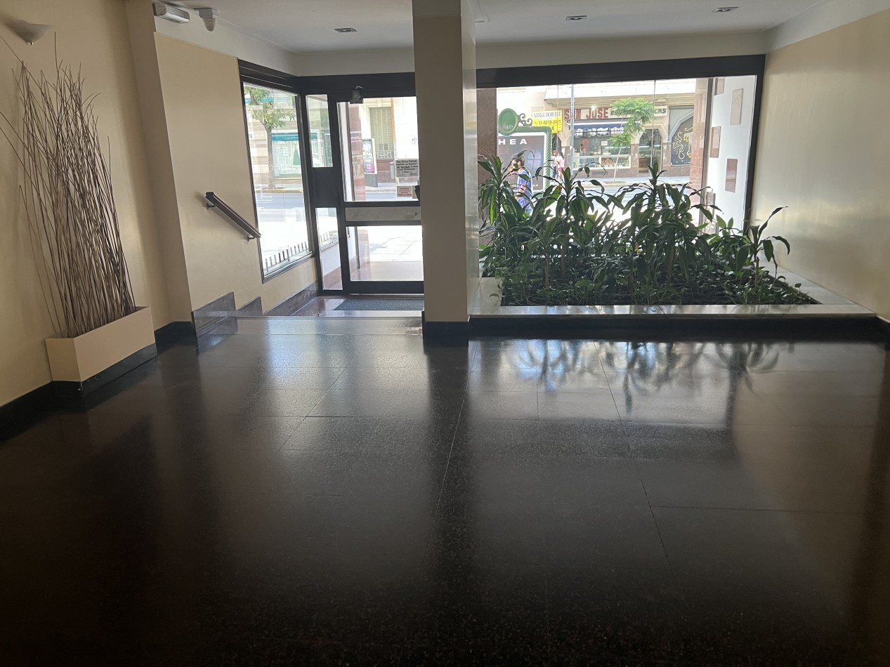Monoambiente en Alquiler en Palermo con Balcon Piso Alto Amoblado y Equipado Muy Luminoso