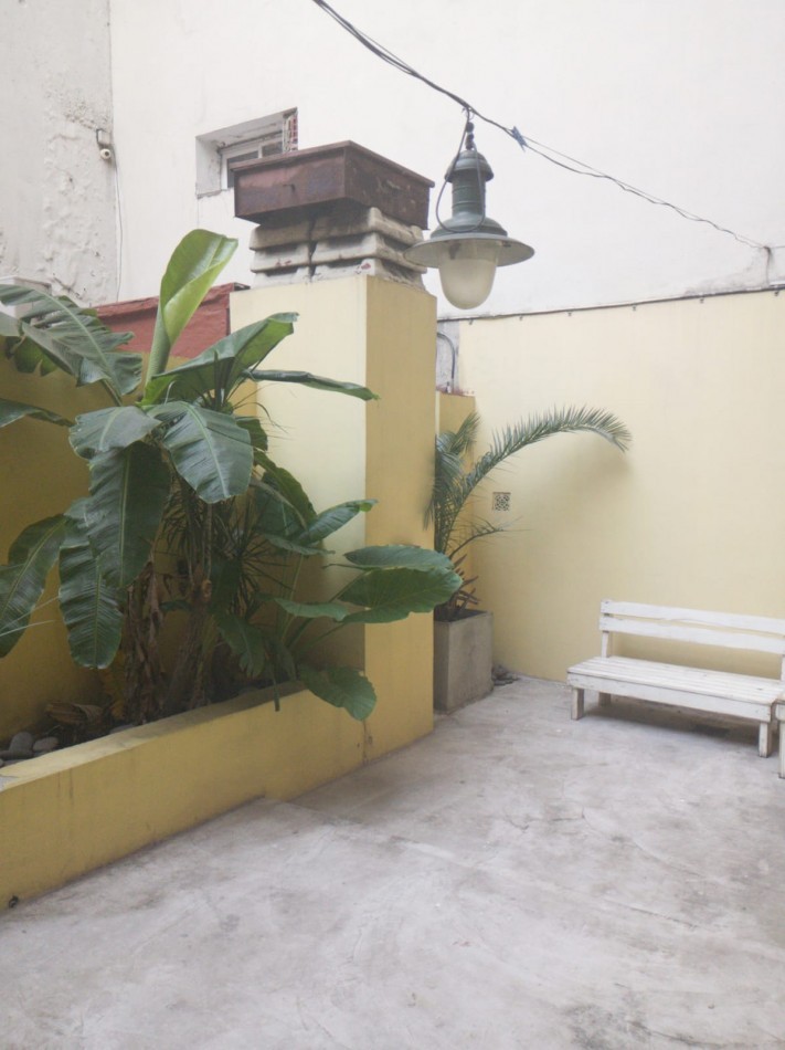 PB 2 Ambientes Amoblado en Alquiler con Patio de 22 m² Apto Mascotas Santa Fe y Riobamba