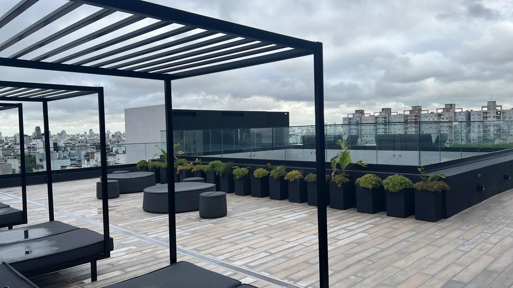 Alquiler 3 Ambientes Amoblado con Cochera en Palermo Colegiales 75 m²