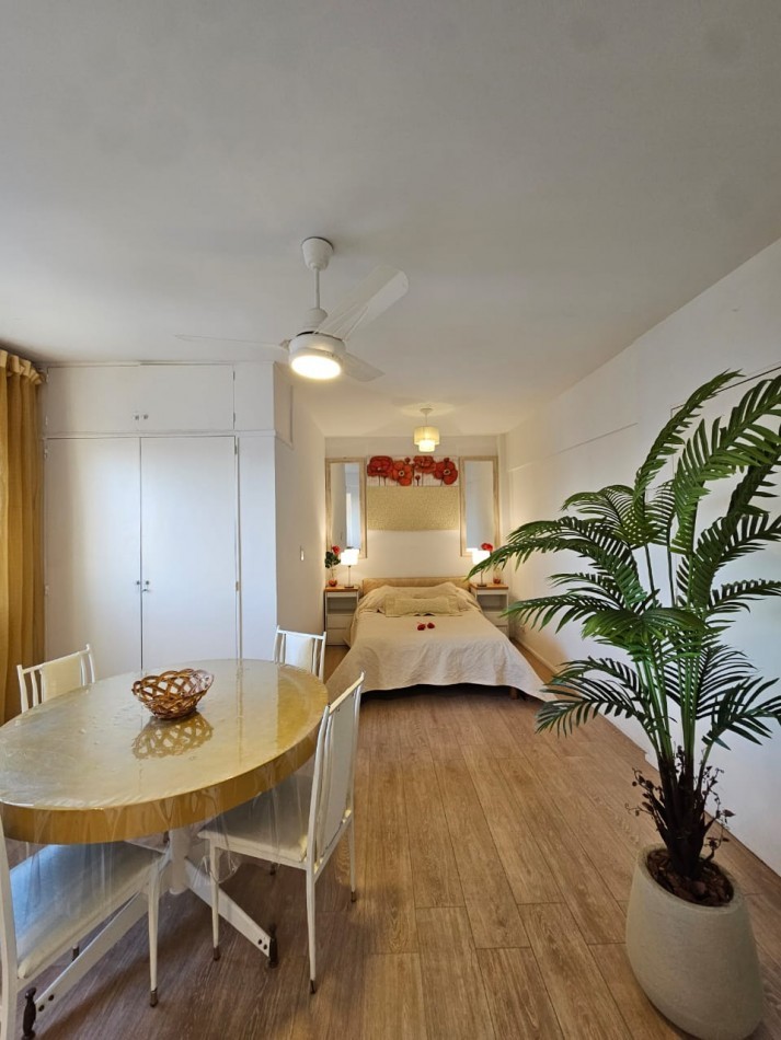 Monoambiente en Alquiler en Almagro, Piso Alto con Vista Panoramica