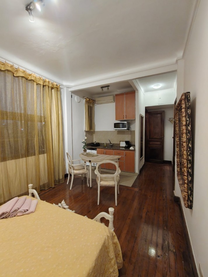 Monoambiente en Alquiler en Retiro, Piso Alto con Vista Abierta