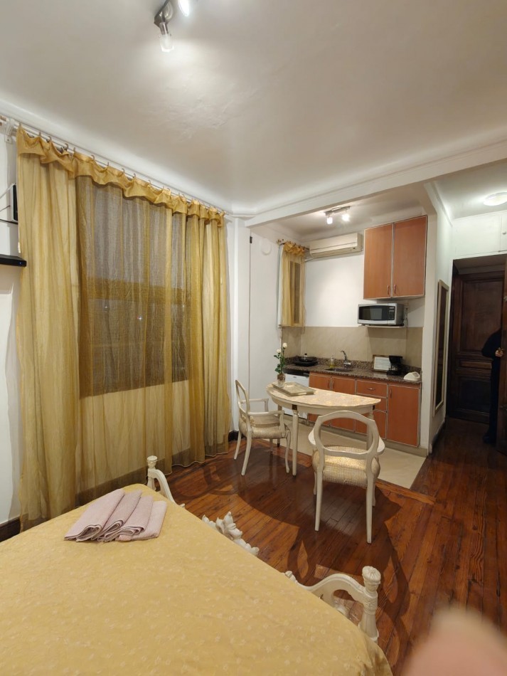 Monoambiente en Alquiler en Retiro, Piso Alto con Vista Abierta