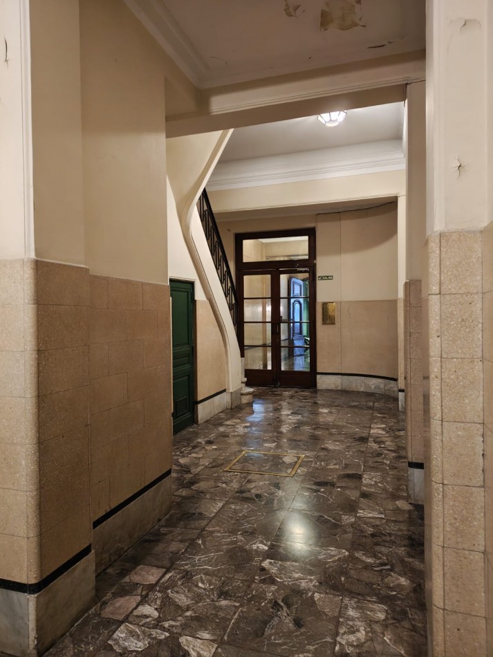 Monoambiente en Alquiler en Retiro, Piso Alto con Vista Abierta