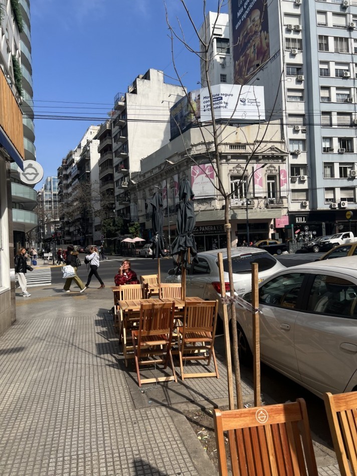 AGUERO Y AV SANTA FE - Amplios ambientes -  terraza privada. RECOLETA --